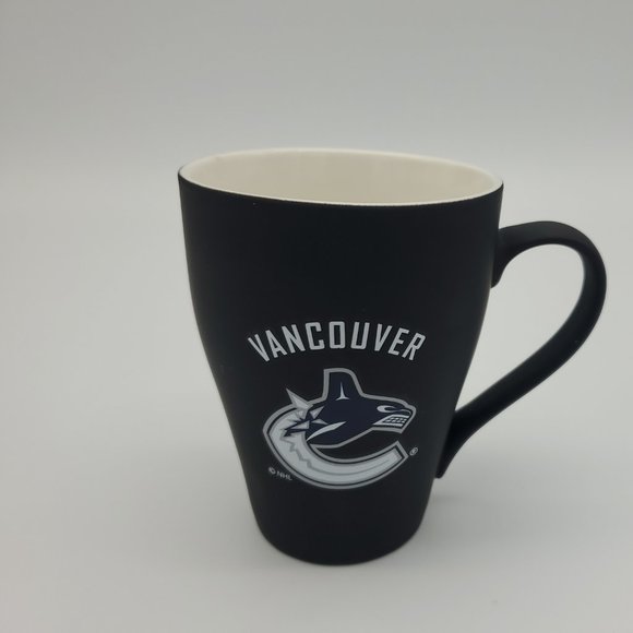 Vancouver Canucks Hockey Logo Mug Flat Black Brands Unlimited NHL 315ml / 11oz - Picture 5 of 7